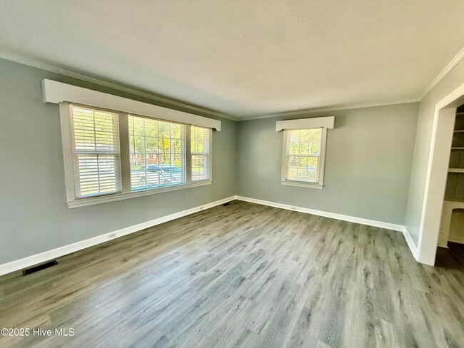 Building Photo - 808 Aspen Ln