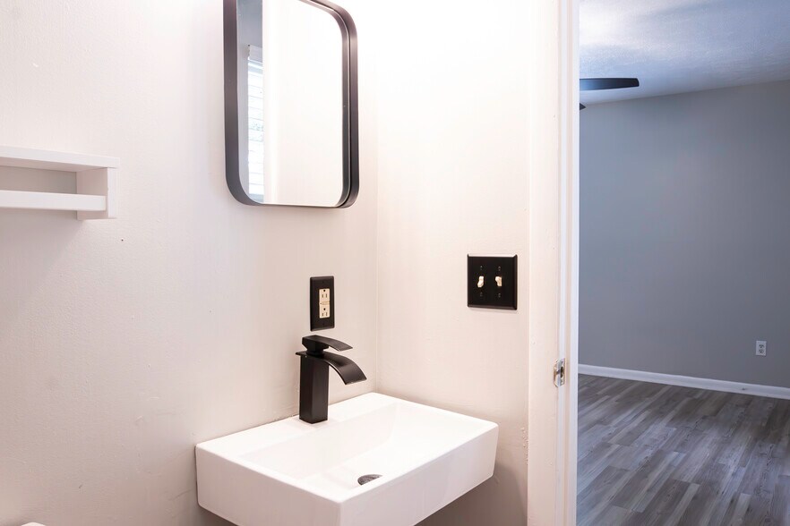 Building Photo - 103 Robleigh Dr