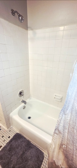 Building Photo - 7629 Bloomington Ave S