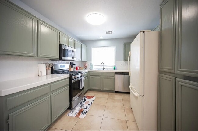 Building Photo - 8322 Montgomery St