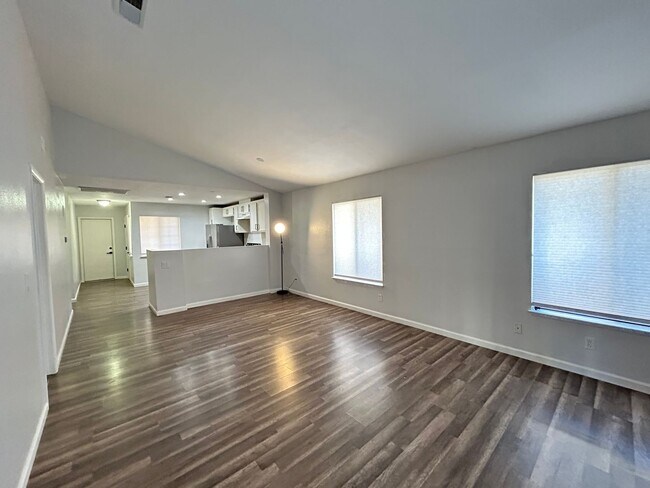 Building Photo - 7135 Shadow Crest Dr