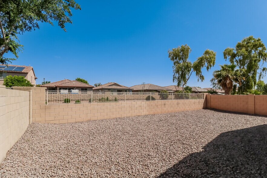 Building Photo - 17792 W Paradise Ln