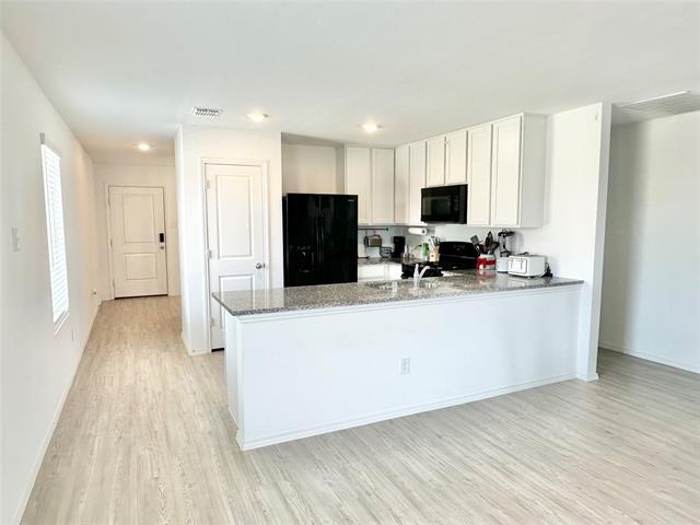 Building Photo - 4152 Silverstein St