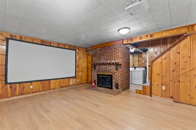 Building Photo - Discover this beautifully updated Colonial...