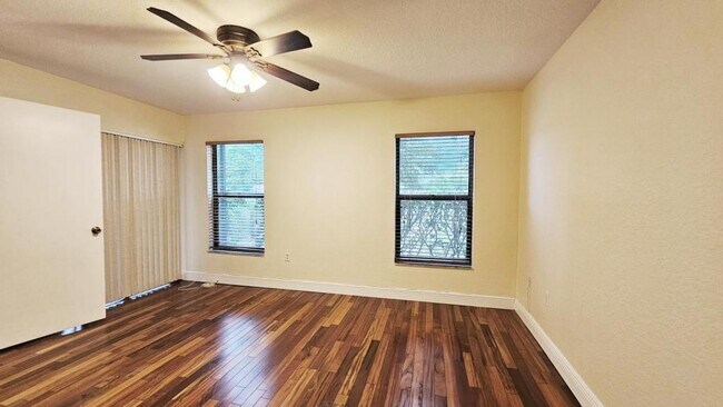 Building Photo - 7813 Sugar Bend Dr