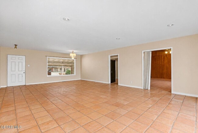 Building Photo - 4233 Hampshire Ln