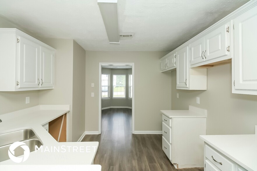 Building Photo - 388 Sawgrass Way