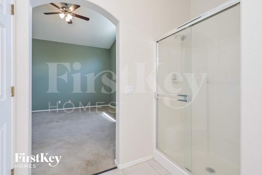 Building Photo - 6951 W Red Rock Dr