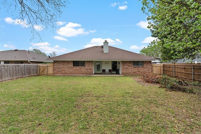 Building Photo - 5303 Susanna Dr