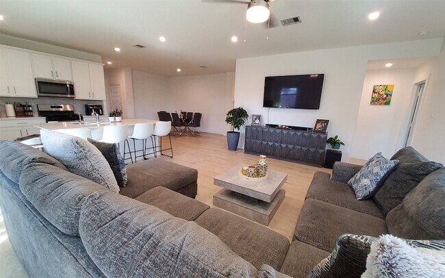 Building Photo - 31731 Hallington Hl Ln