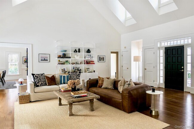 Building Photo - 70 S Country Rd