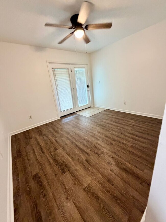 Building Photo - 3455 Pimlico Pkwy