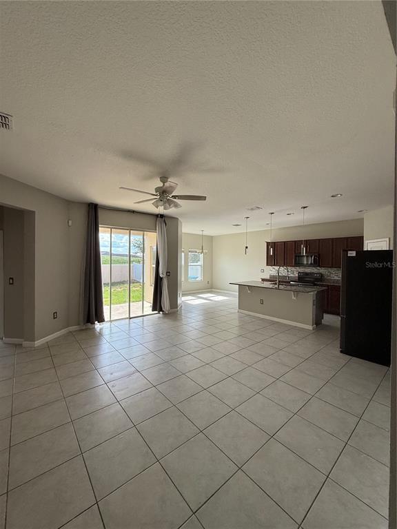 Building Photo - 485 Disa Dr