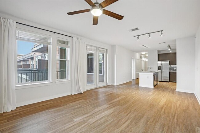 Building Photo - 1900 Barton Springs Rd