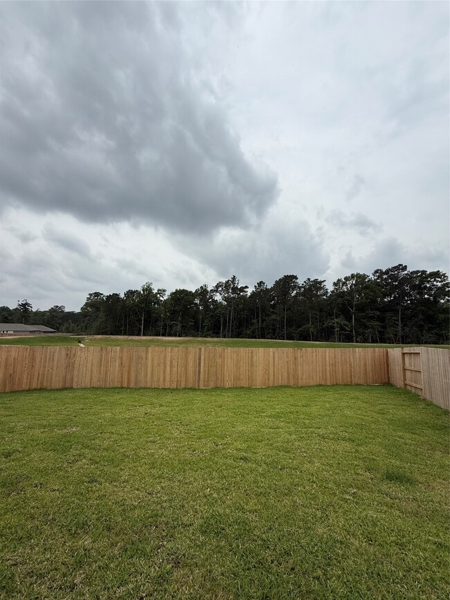 Building Photo - 335 Parkin Ct