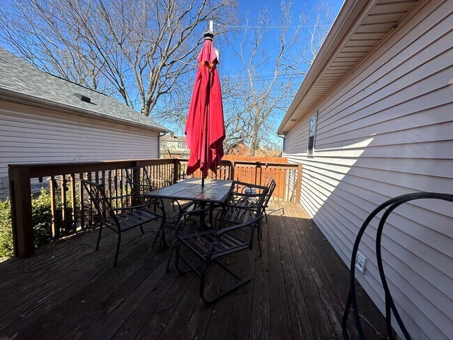 Building Photo - **COMING SOON!** Charming 3-Bedroom, 2-Bath Home in South Lexington! Attached Garage, W/D, Deck