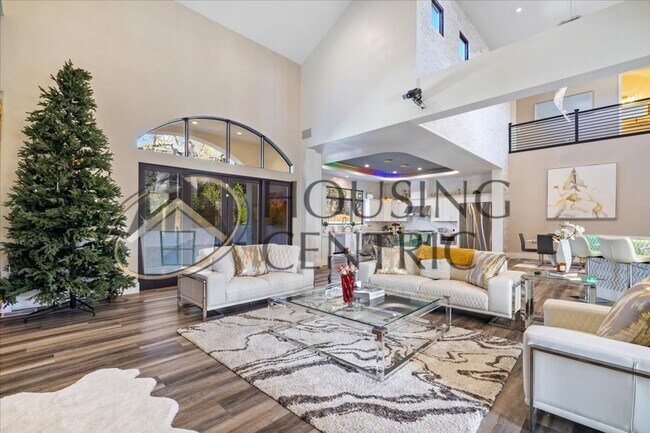 Building Photo - Breathtaking Luxury Custom Rental in Guard Gated Serrano Golf Community!!