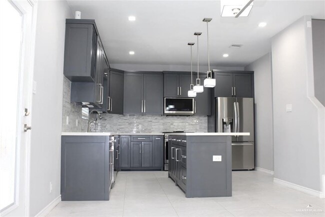 Building Photo - 2536 S Links Dr