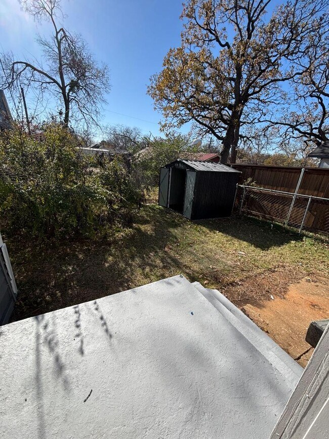 Building Photo - 1301 S Scullin Ave