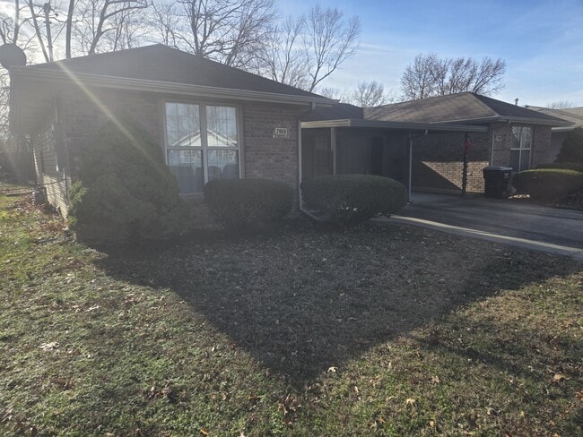 Primary Photo - 2060 E Belmont St