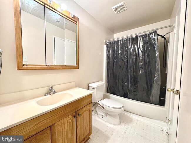 Building Photo - 18237 Swiss Cir