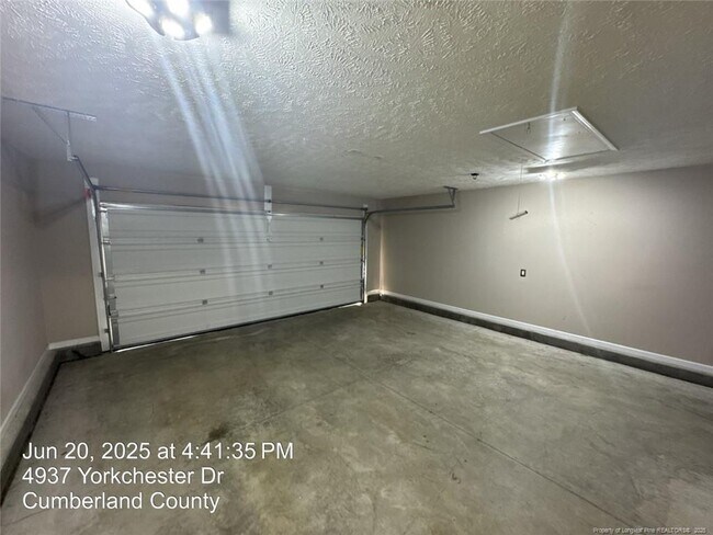 Building Photo - 4937 Yorkchester Dr