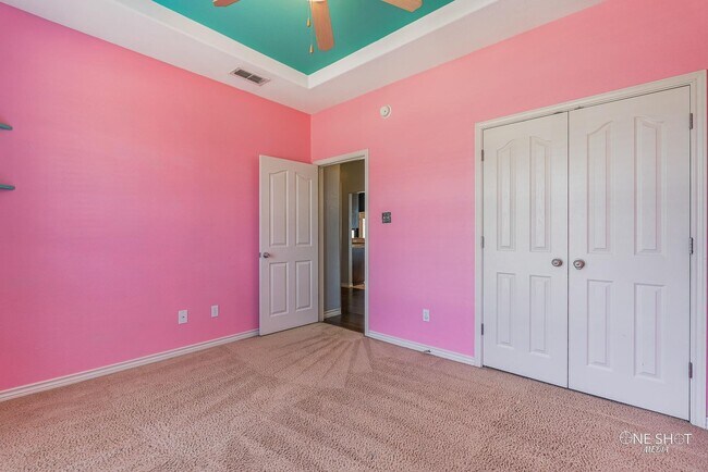 Building Photo - 7017 Springwater Ave