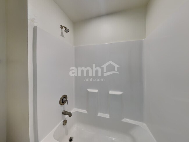 Building Photo - 115 Samara Ln