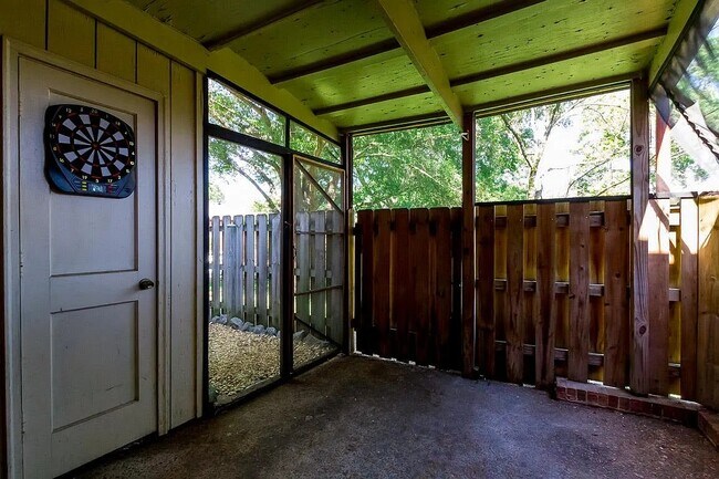 Building Photo - 5515 Country Dr