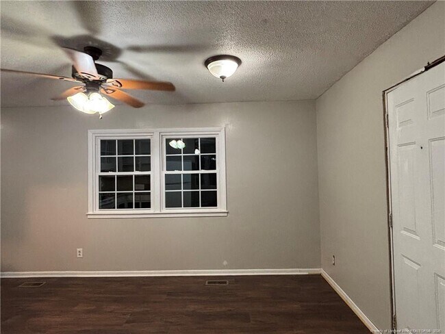 Building Photo - 107 Mars Dr