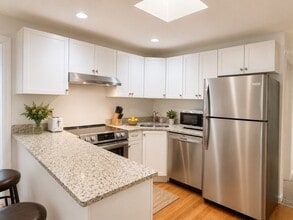 Building Photo - 24 St Cyprians Pl