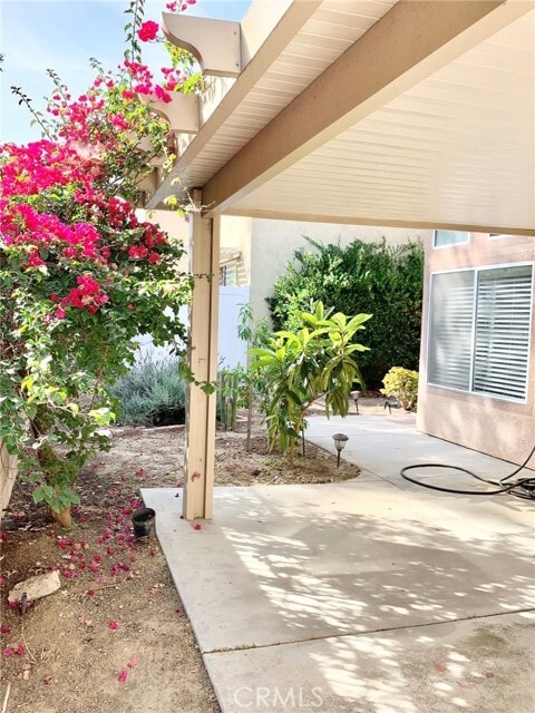Building Photo - 15686 Altamira Dr