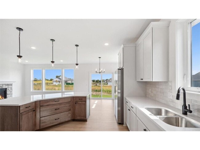 Building Photo - 2133 Westpointe Dr