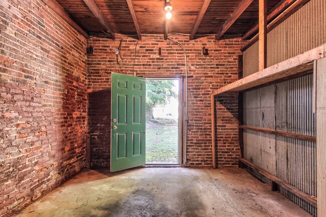 Building Photo - Spacious Home in Downtown Carlisle