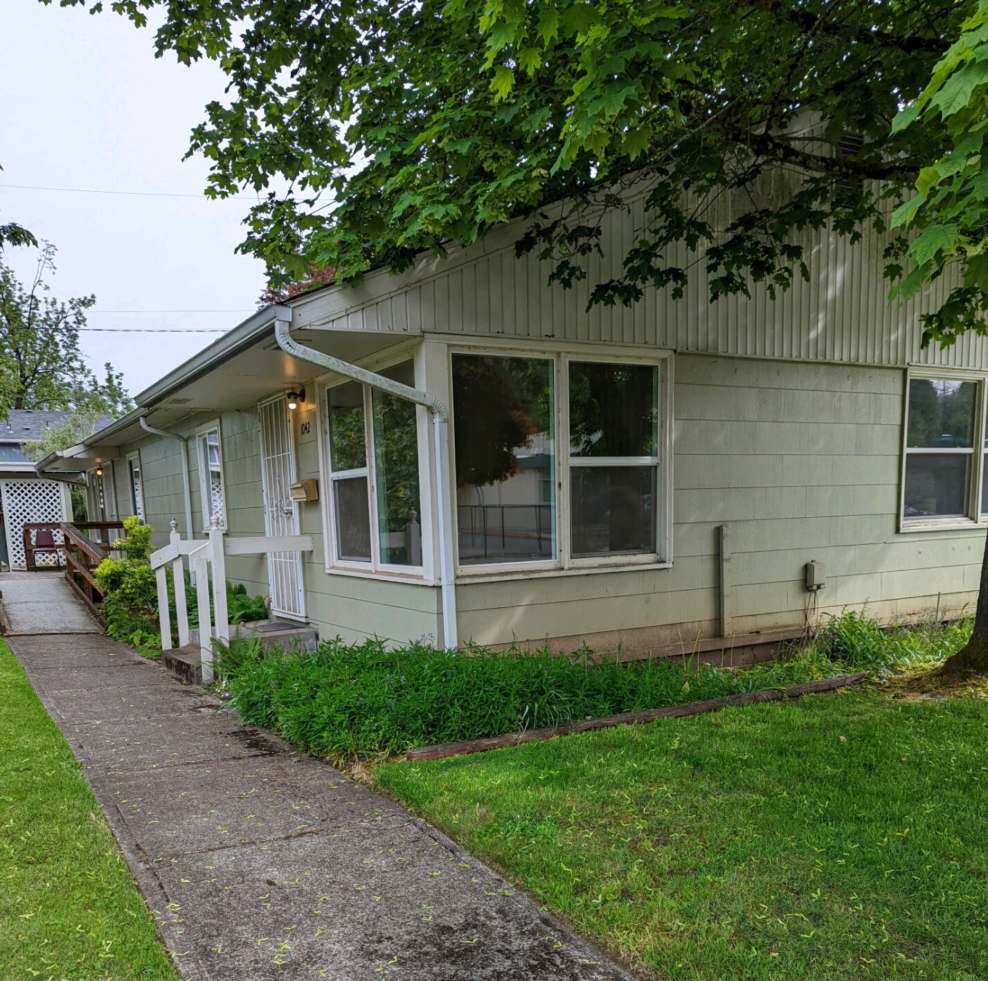 Building Photo - 1042 8th St NW