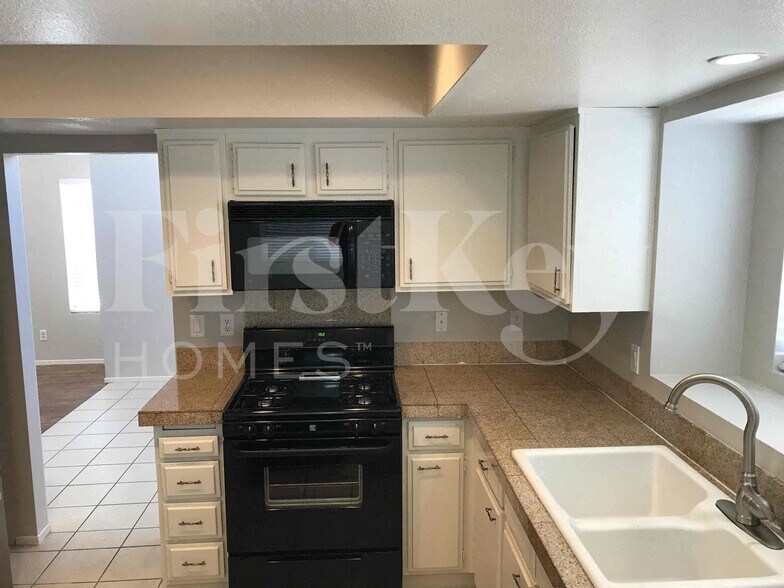 Building Photo - 7011 Encore Way