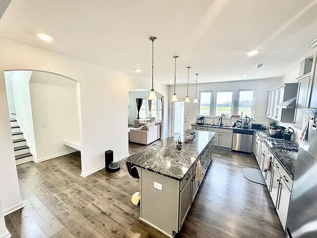 Building Photo - A stylish and modern single-family home wi...