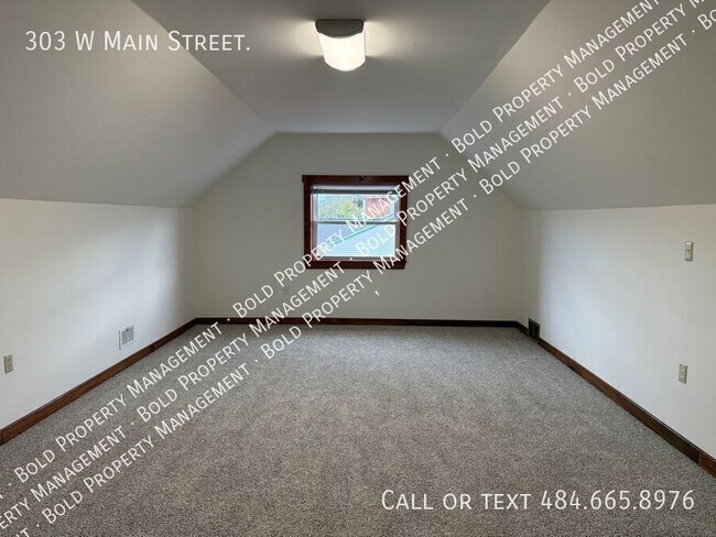 Building Photo - 303 W Main St
