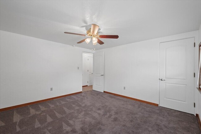 Building Photo - 3635 Poplar Ave