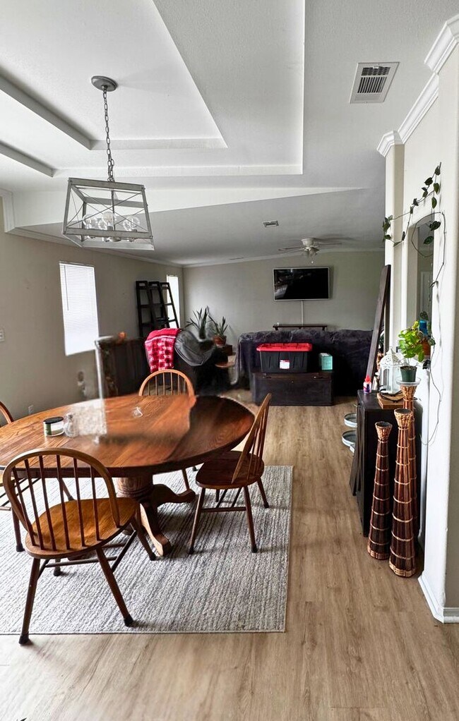 Building Photo - Spacious 5-Bedroom, 3-Bath Home with Marsh...