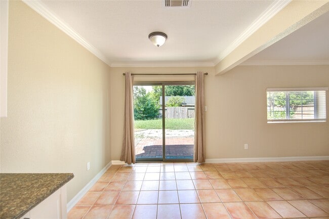 Building Photo - 3702 Royal Manor Dr