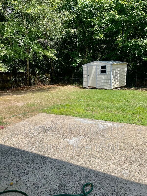 Building Photo - 2521 Lacey Oak Ct