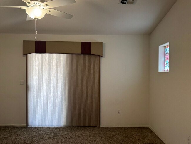 Building Photo - Rental