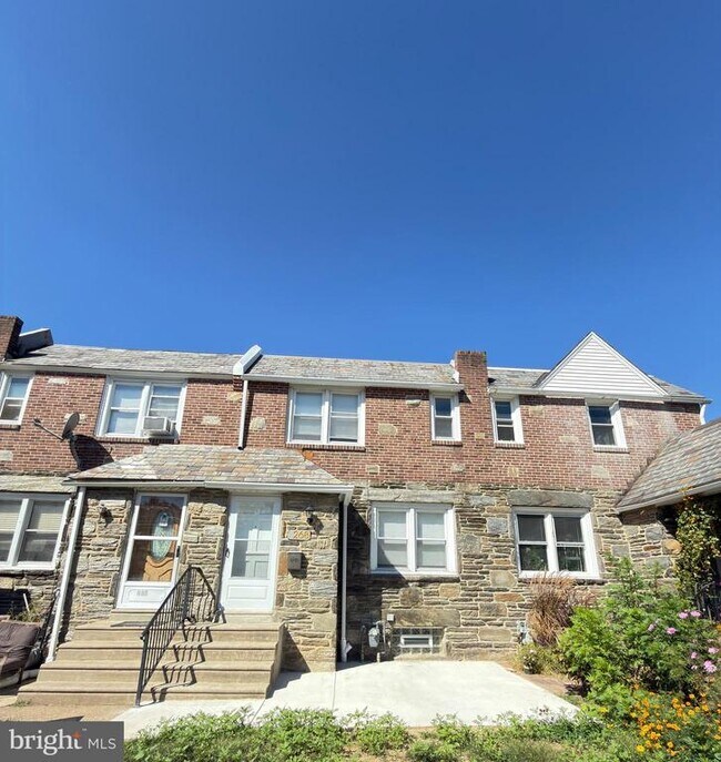 Building Photo - 268 S Bayberry Ln