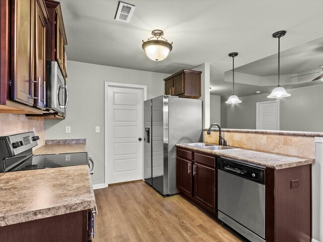 Building Photo - 148 Walkers Hill Rd