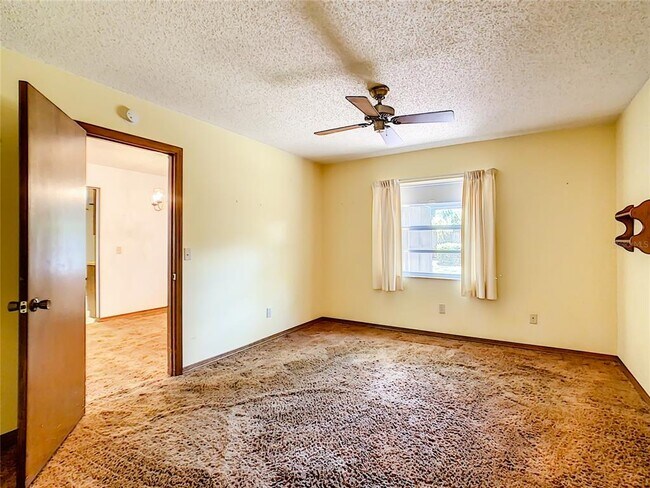 Building Photo - 5515 Albert Dr