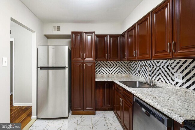 Building Photo - 6155 Edsall Rd