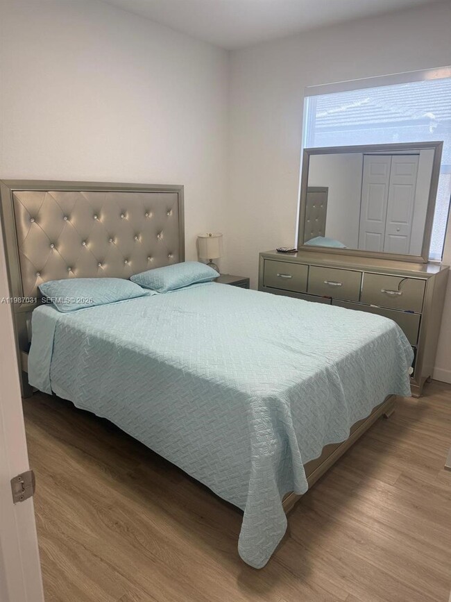 Building Photo - 522 SW 19th Wy