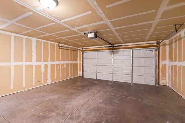 Building Photo - 6322 W Desert Laurel Ln
