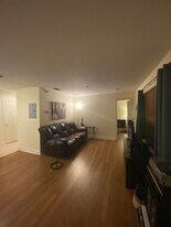 Building Photo - 2892 Lincroft Ave